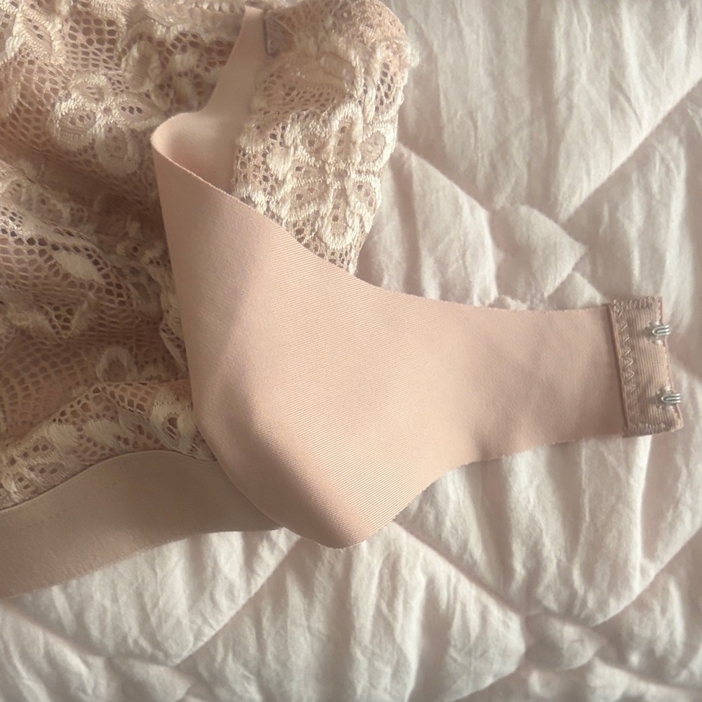 2 Elegant Lace Bralettes in Cream and Black, Like New - Picture 2 of 15